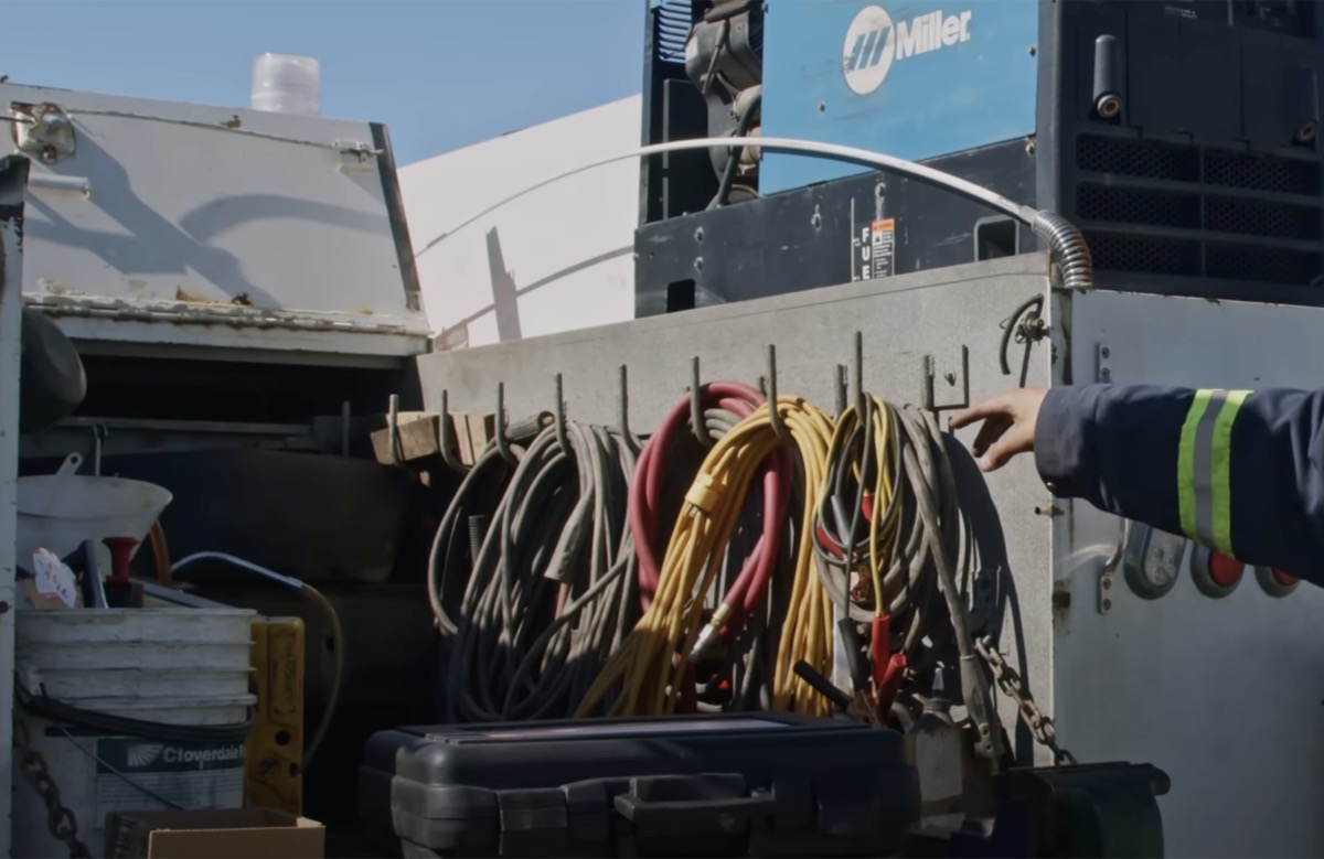 Mobile truck mechanic on site